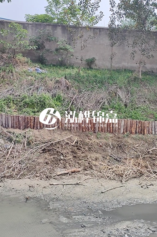 河邊打木樁有什么作用-木樁打入土里怎么防腐的？