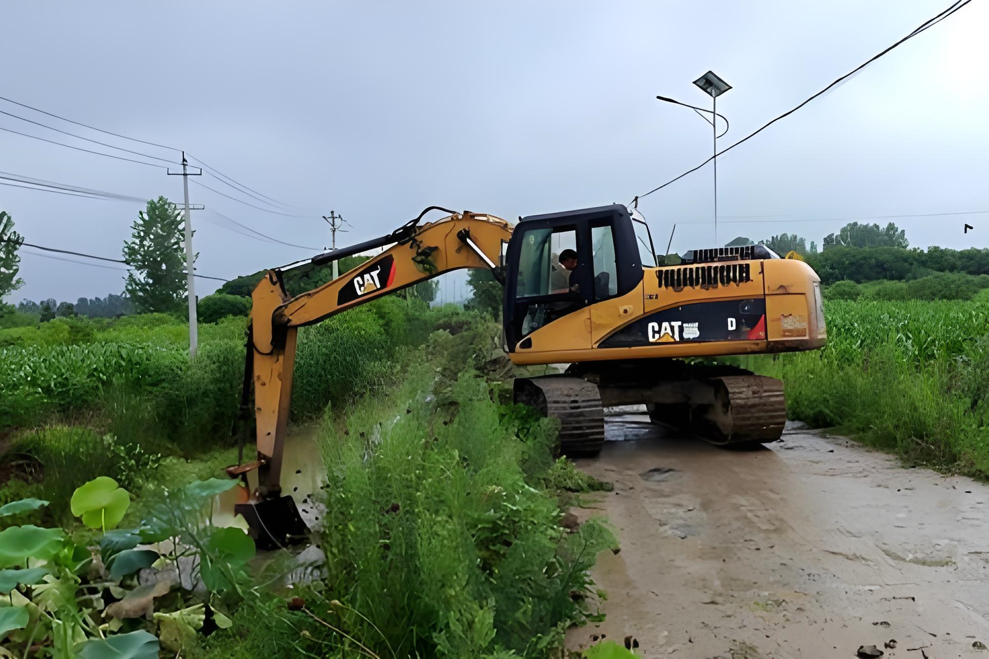 貴州沼澤地灘涂清淤公司有哪些-船挖清淤單價是多少？