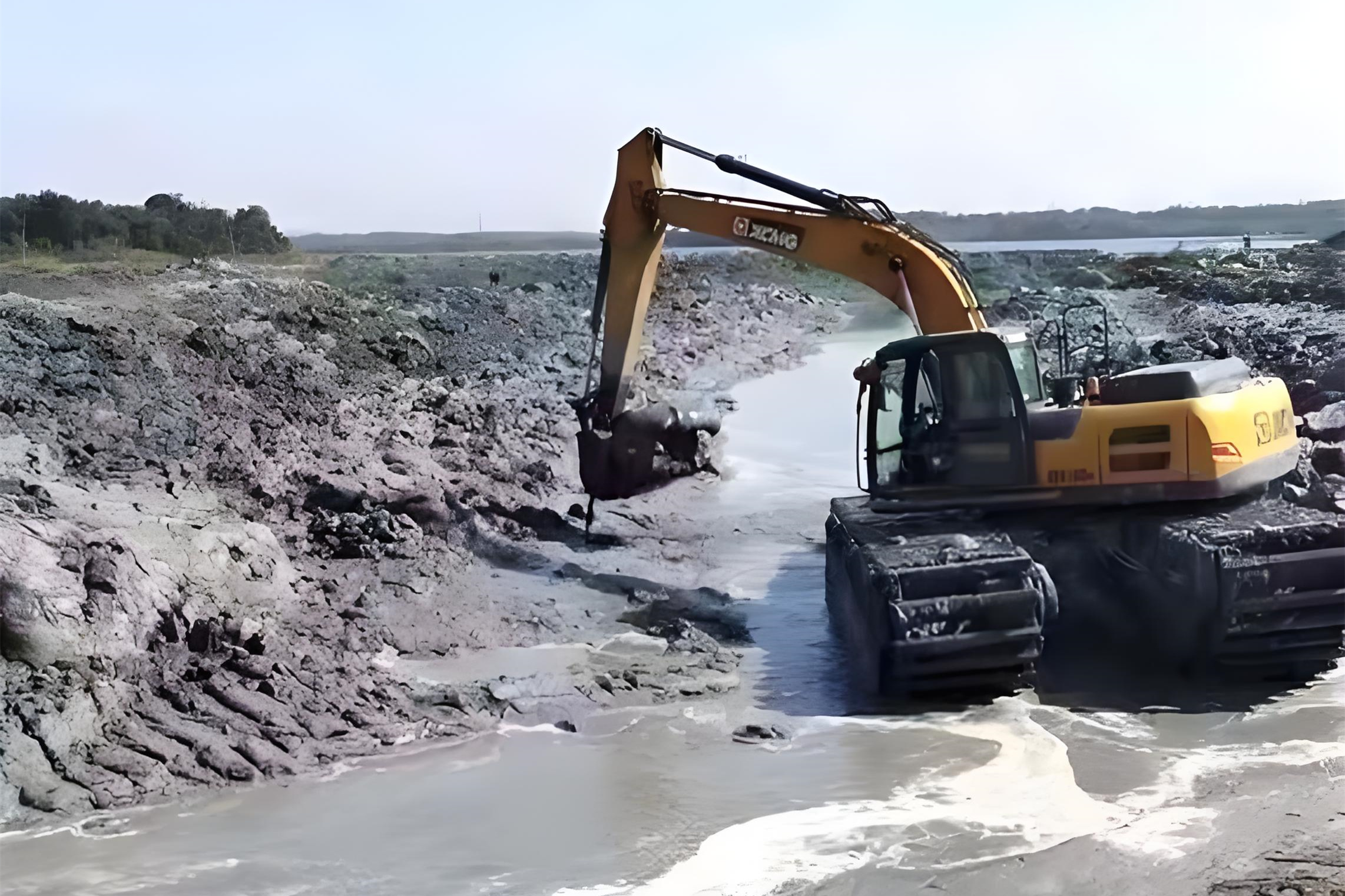 河南水挖清淤團(tuán)隊泓樺錦嘉-挖淤泥用什么機(jī)械好？