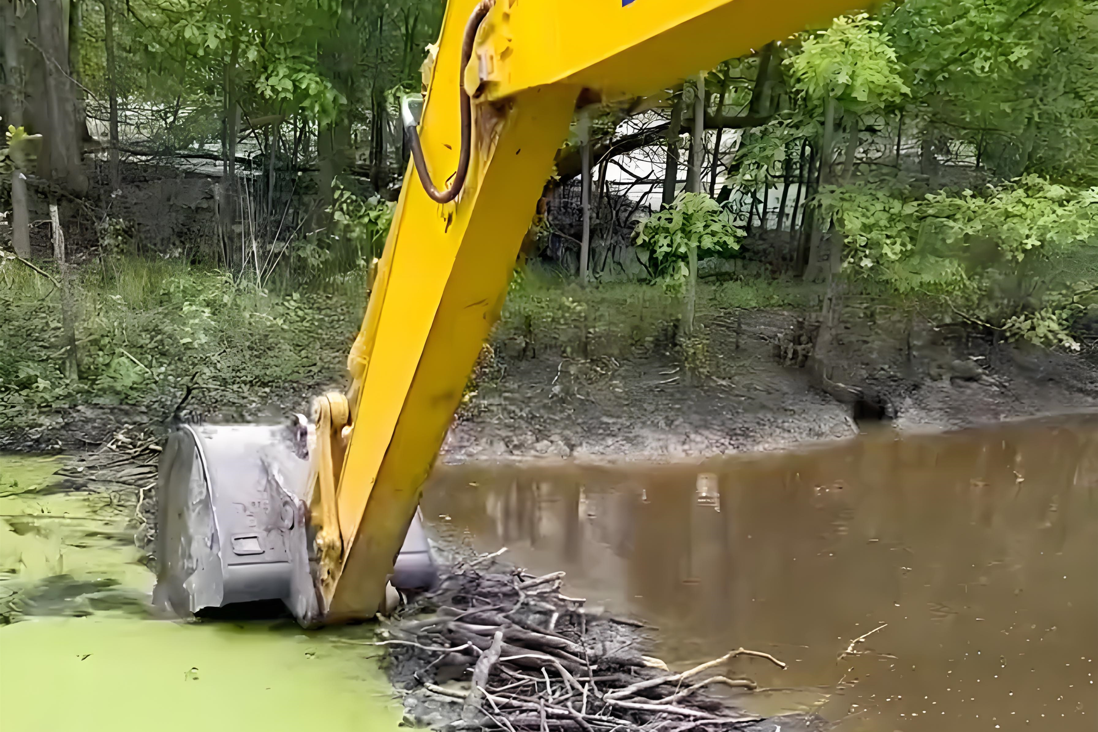 益陽水挖清淤團(tuán)隊泓樺錦嘉-水塘清淤中遇到大量垃圾如何處理？