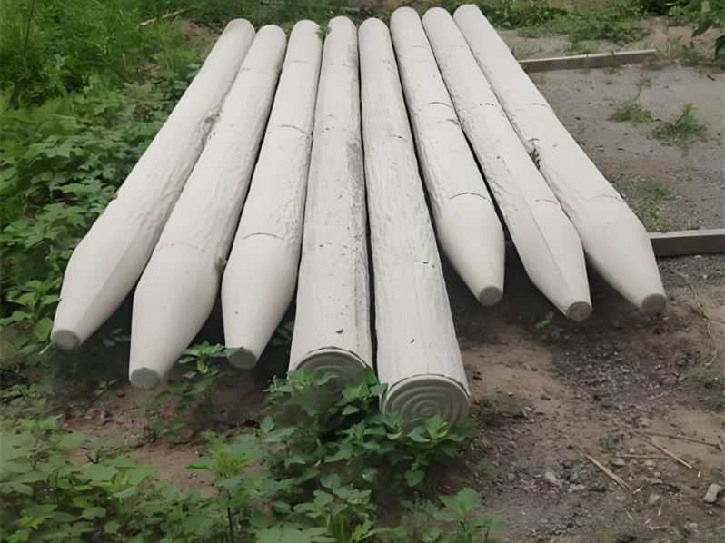 水泥樁批發(fā)廠家泓樺錦嘉-水泥仿木樁適合哪些場景使用？