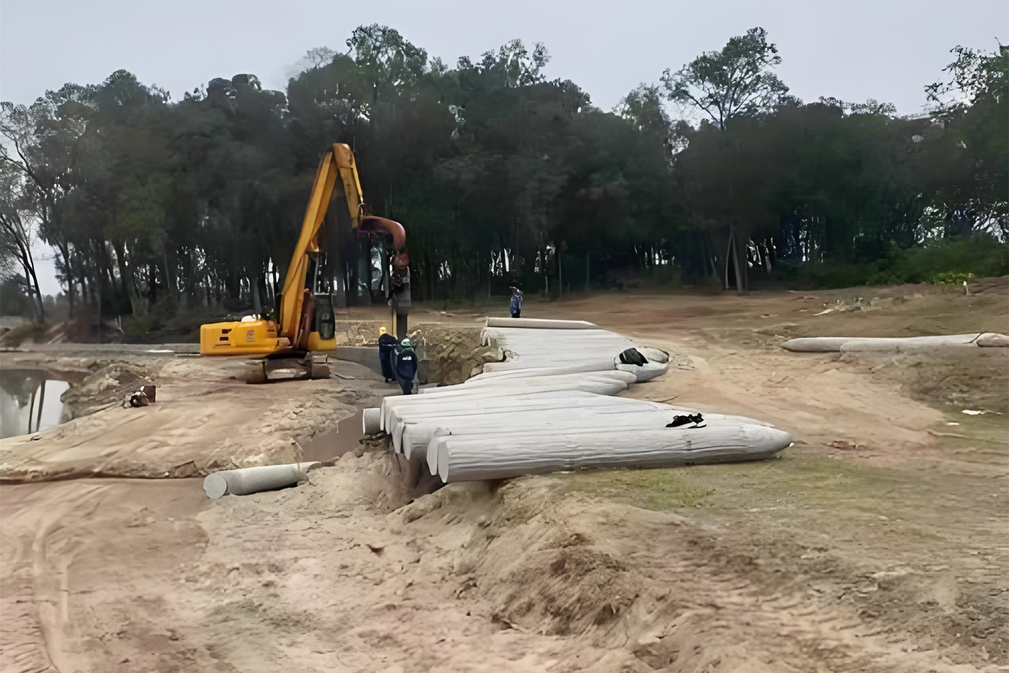 水泥仿木樁廠家泓樺錦嘉-水泥仿木樁價(jià)格是按根還是按立方計(jì)算？