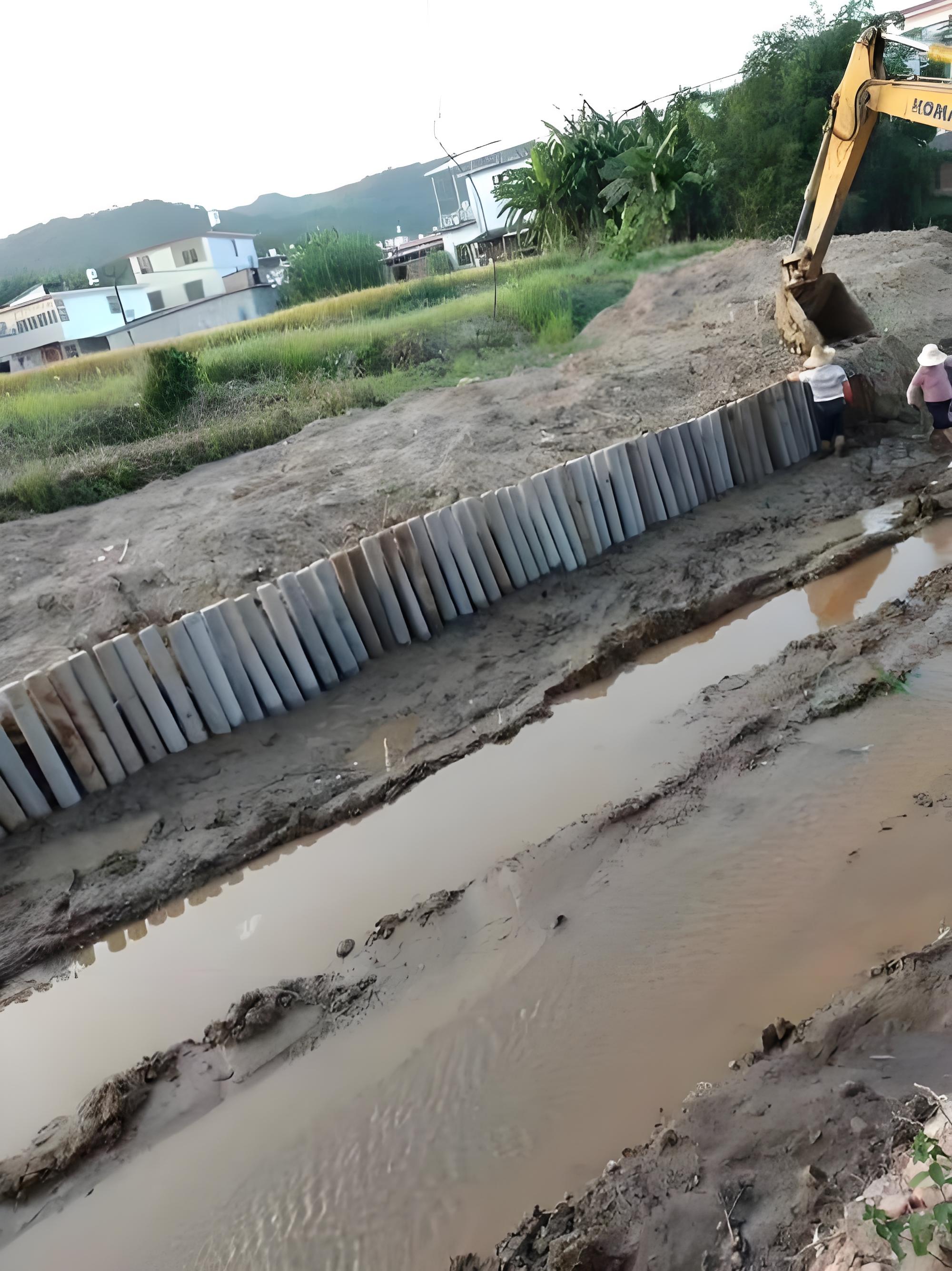 水泥仿木樁廠家泓樺錦嘉 - 4 米水泥圓樁多少錢一米？?